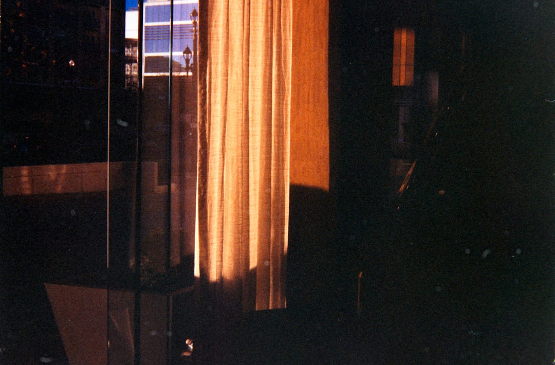 Studio petit espace avec chambre cachée et séparation