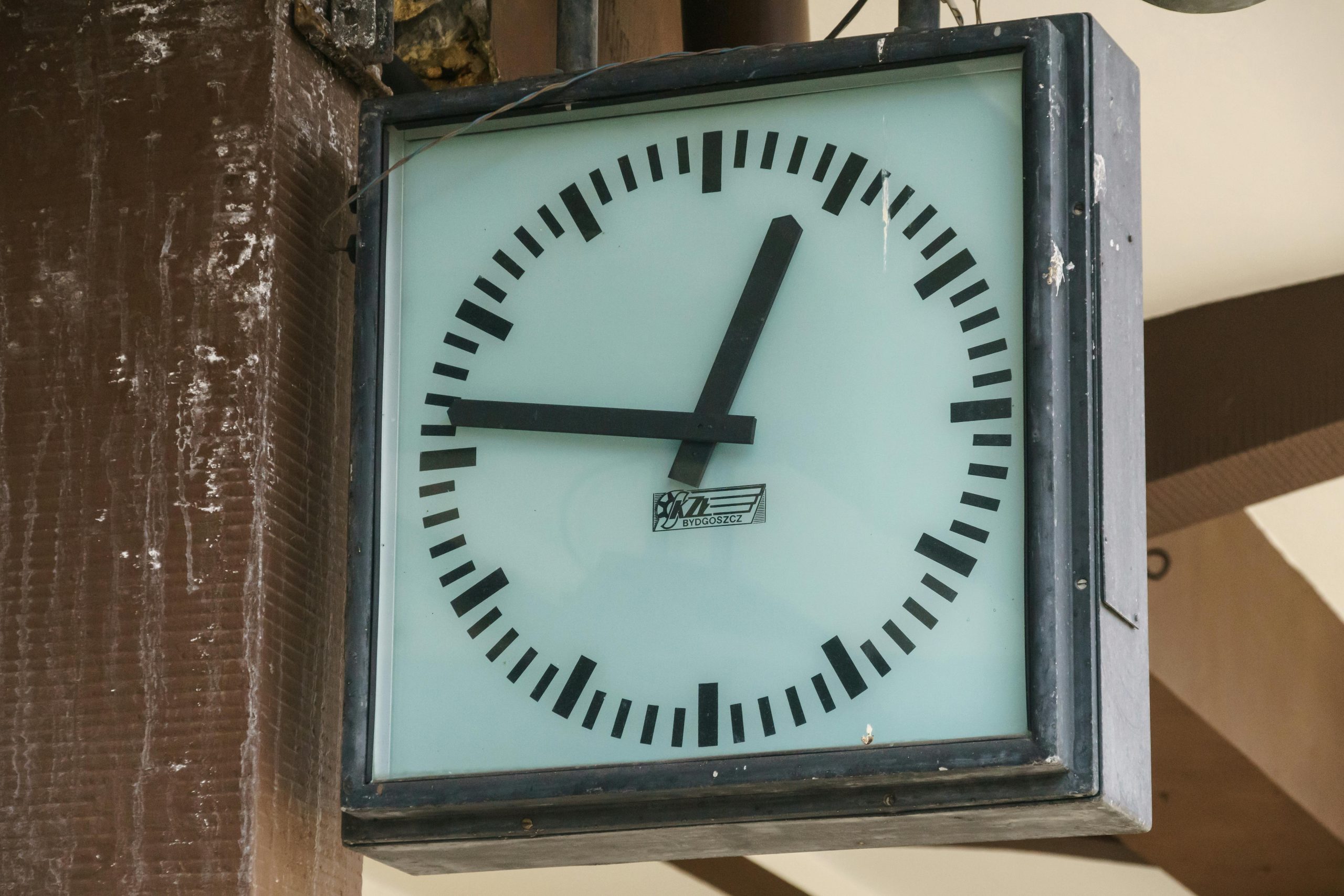 Heure miroir 23h23 numérologie
