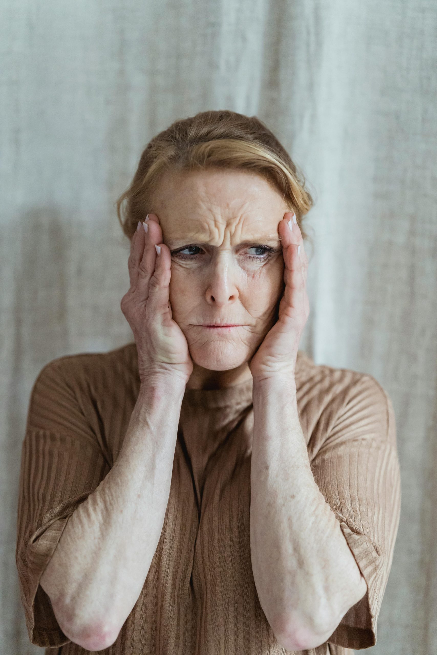 Comment réagir face à la manipulation d'une personne âgée