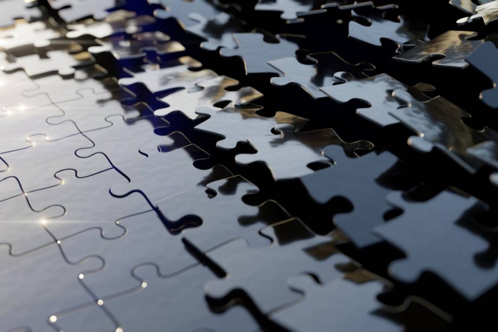Assembler un puzzle 3D en bois