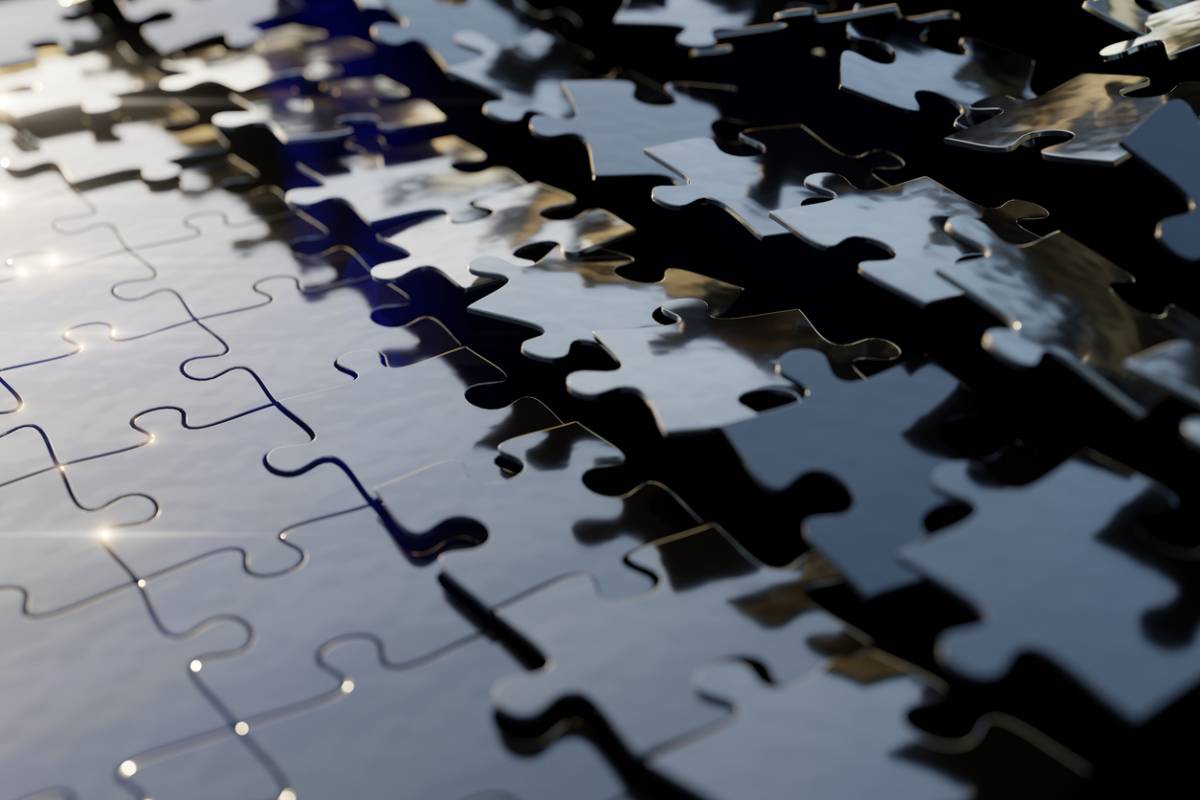 Assembler un puzzle 3D en bois