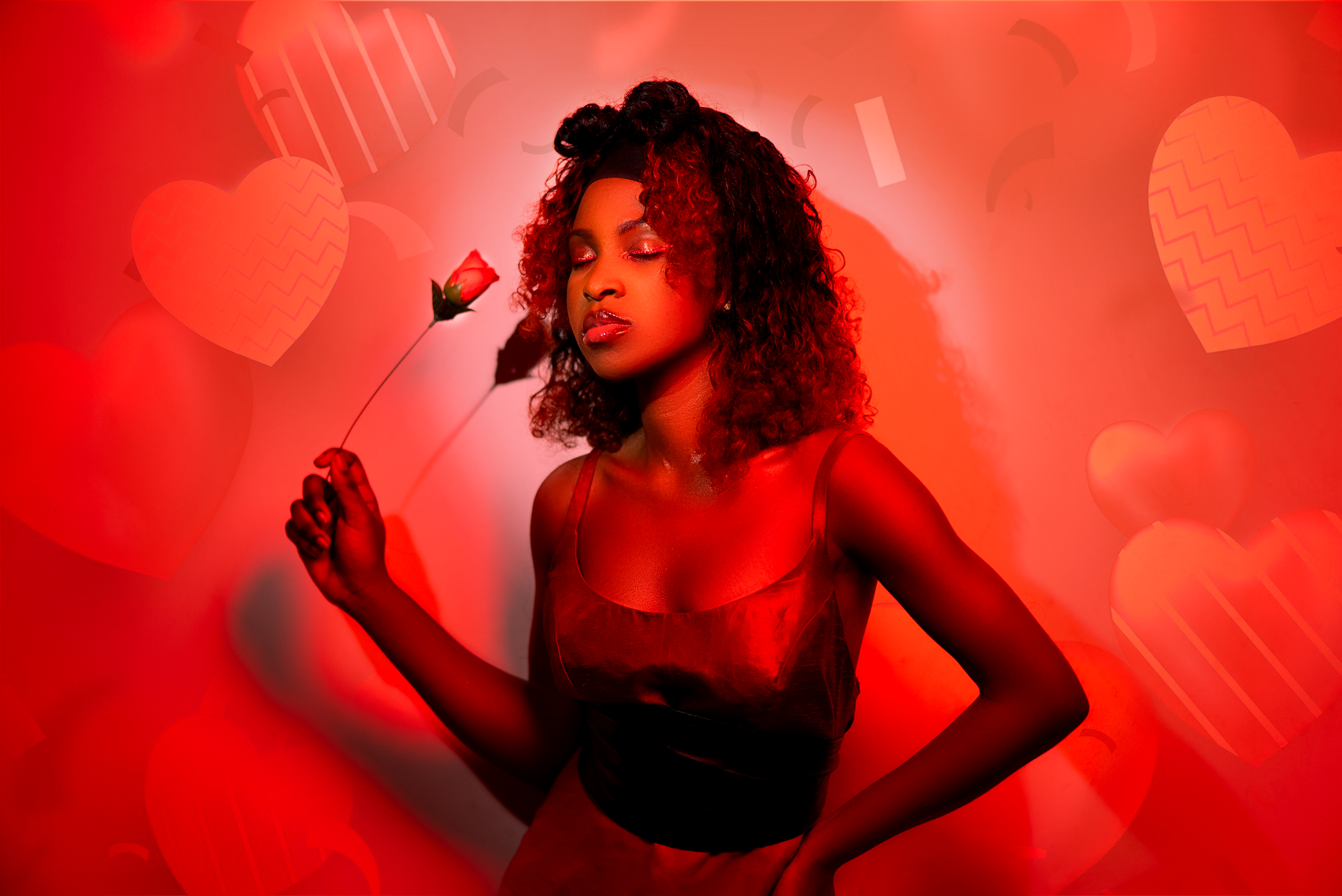 Regard maquille pour la Saint-Valentin avec une rose